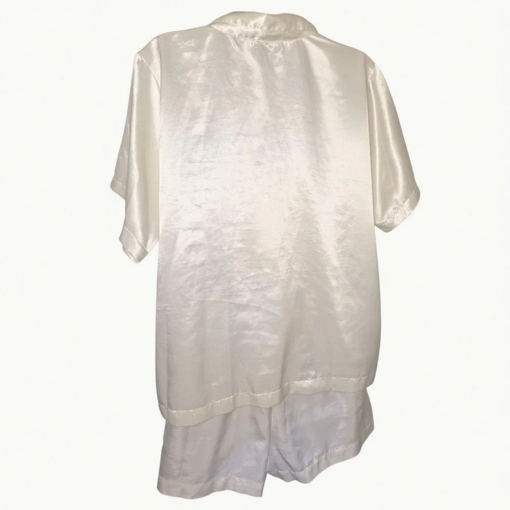 Victoria's Secret Gold Crown Label Ivory‎ Satin PJs Short Sleeve & Shorts Size L